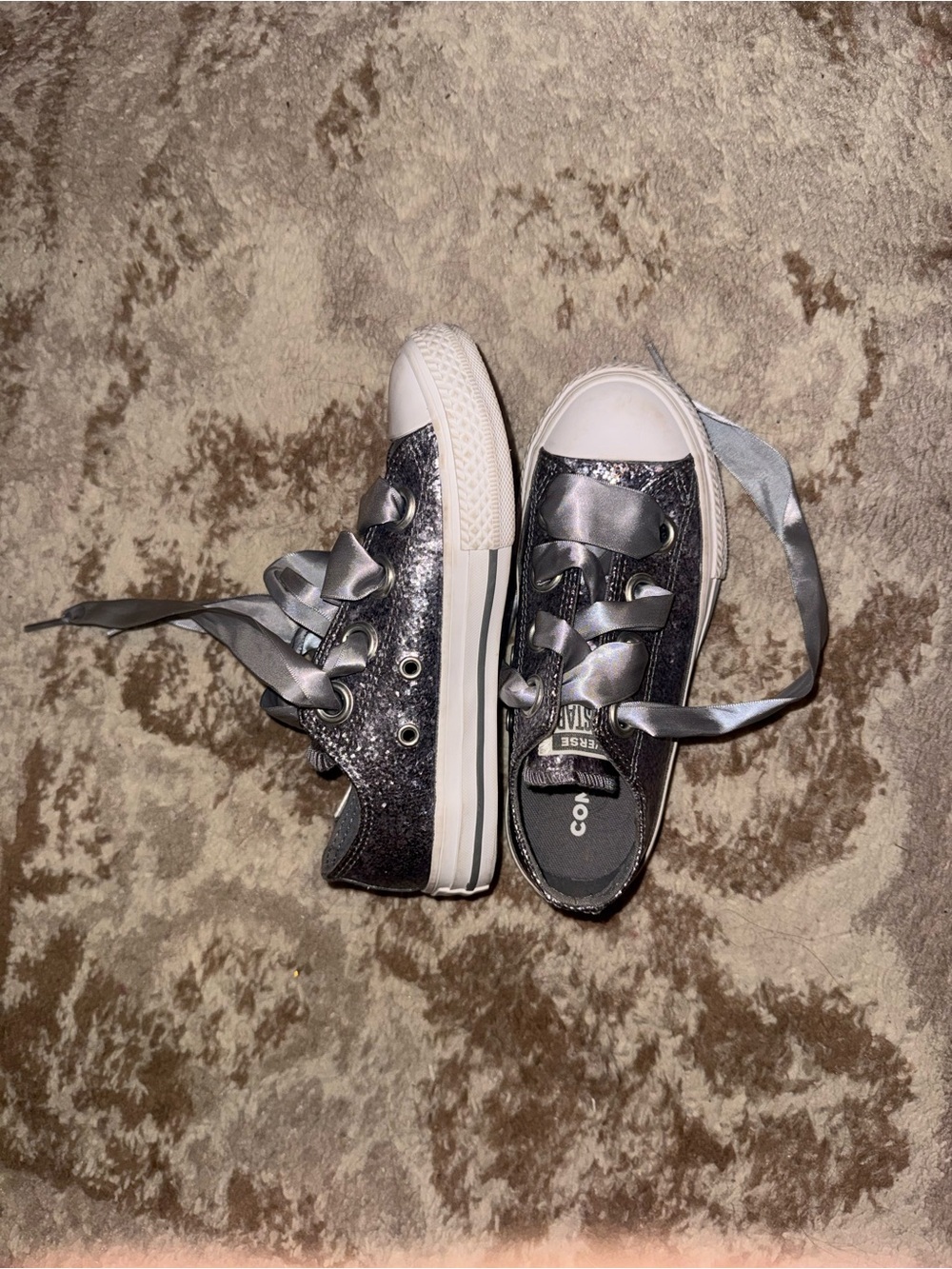 Converse Kids Glitter Low-Top Sneakers in Metallic Silver